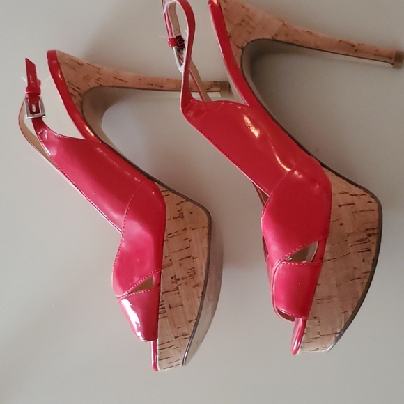 GUESS size 8.5 red heels - Picture 10 of 11